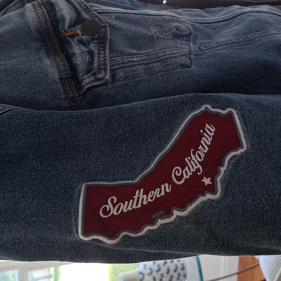 Hollister SHERPA-LINED DENIM TRUCKER JACKET - Picture 5 of 7